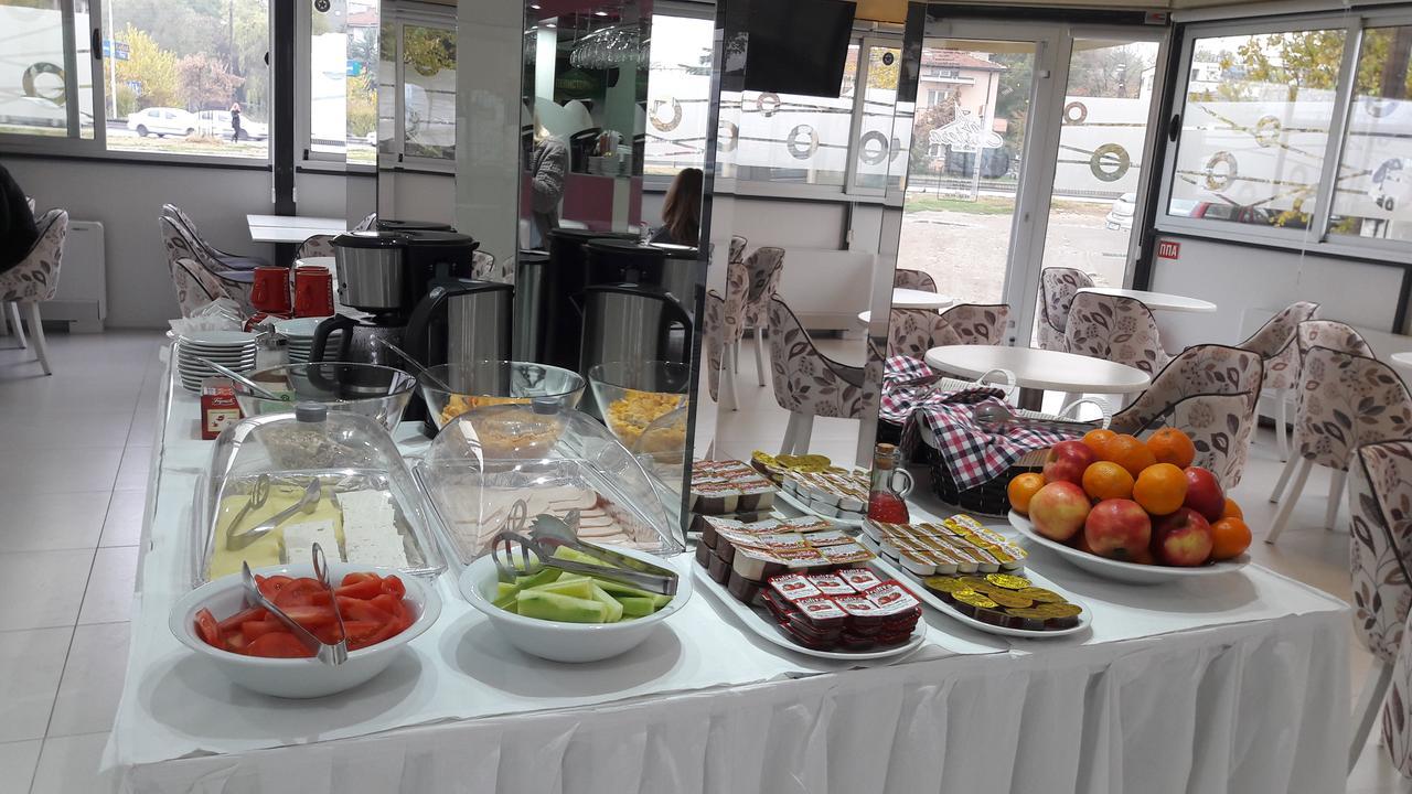 Astera Apart Hotel Skopje Zewnętrze zdjęcie