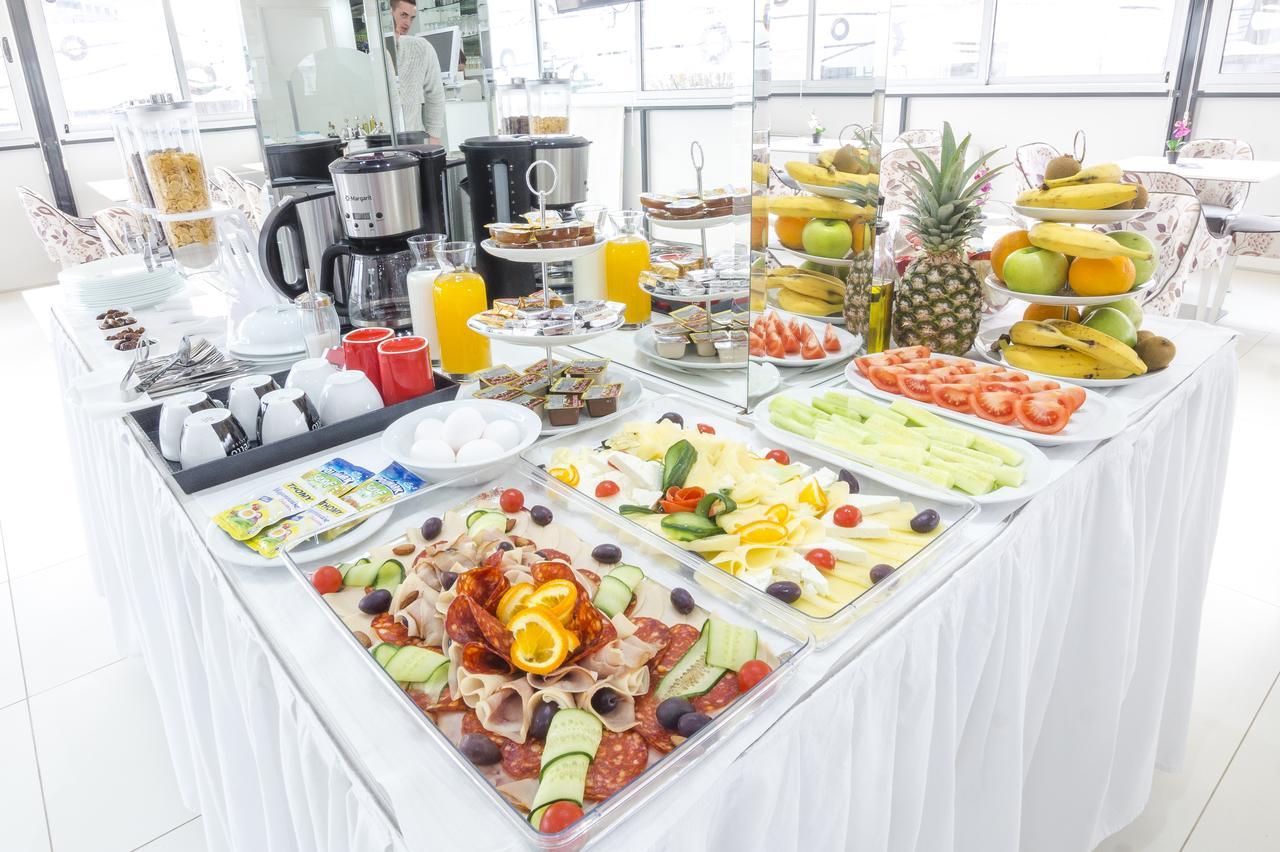 Astera Apart Hotel Skopje Zewnętrze zdjęcie